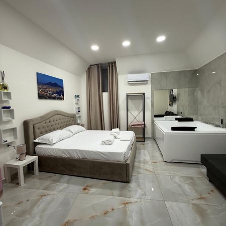 Caracciolo Suites 36 เนเปิลส์ ภายนอก รูปภาพ