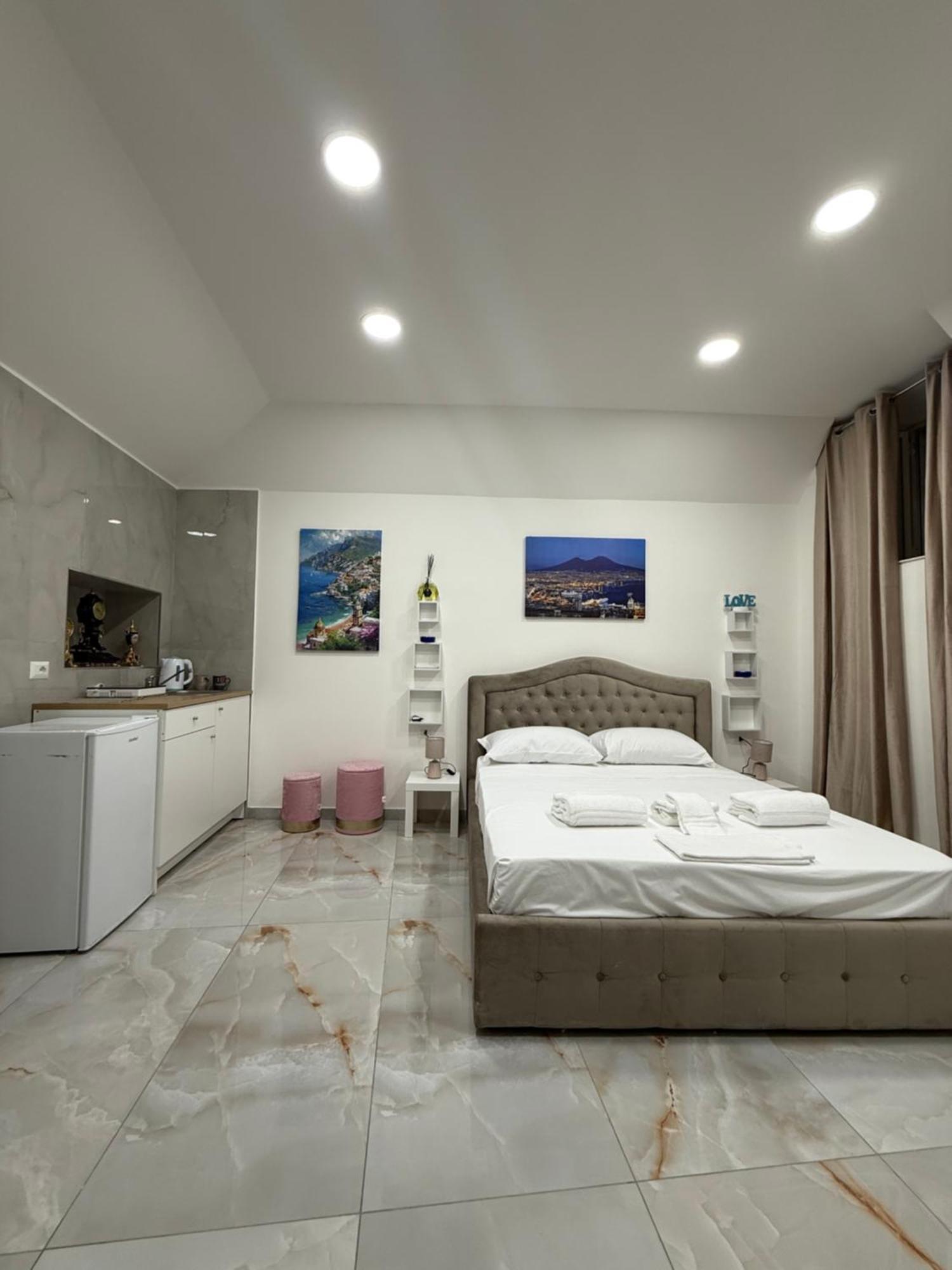 Caracciolo Suites 36 เนเปิลส์ ภายนอก รูปภาพ