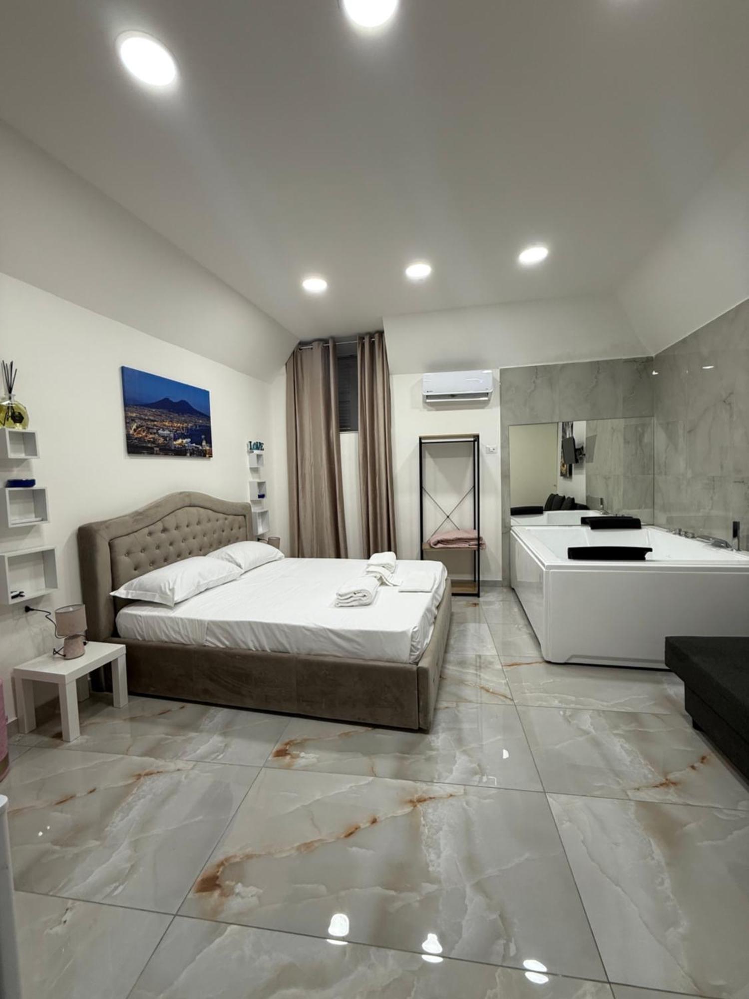 Caracciolo Suites 36 เนเปิลส์ ภายนอก รูปภาพ